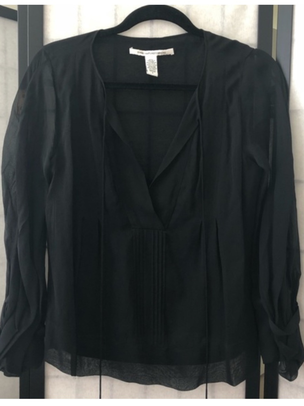 DVF Diane Von Furstenberg Black Silk Blouse size 2